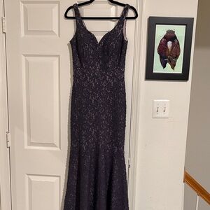 Elegant Black Lace Evening Gown